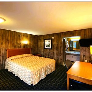 Queen Room River Front